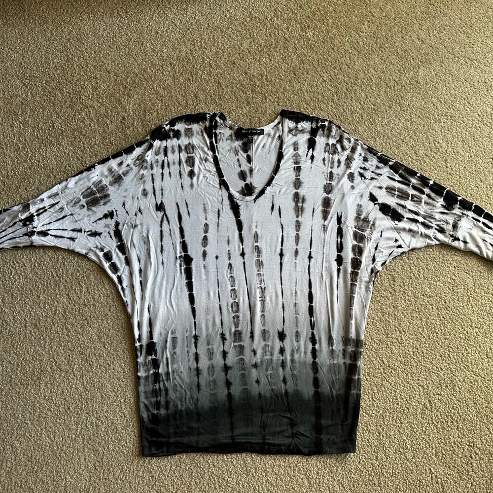 Karen Kane Black, White and Gray Tie-Dye V-Neck Top Large Karen Kane